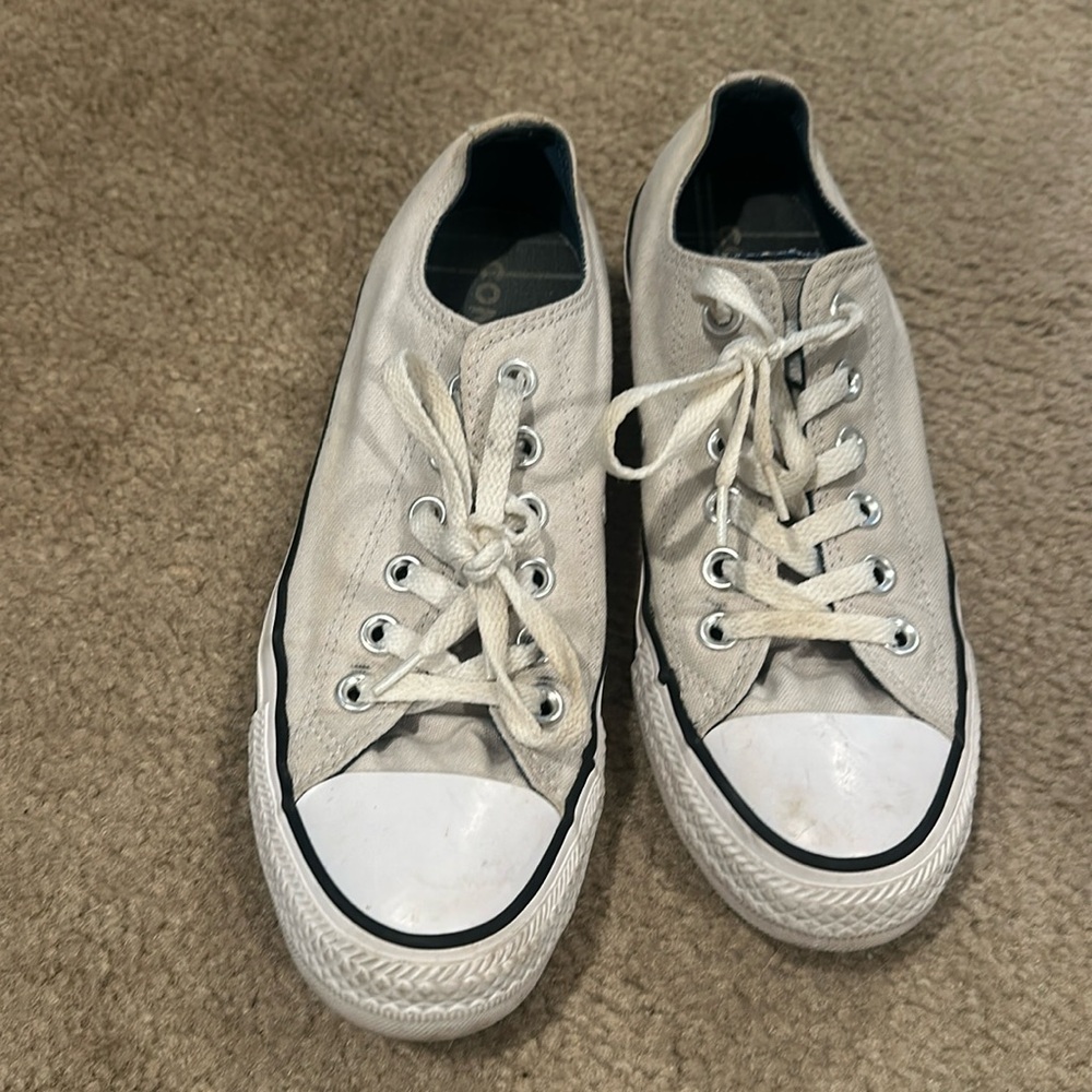 Converse women’s size 7